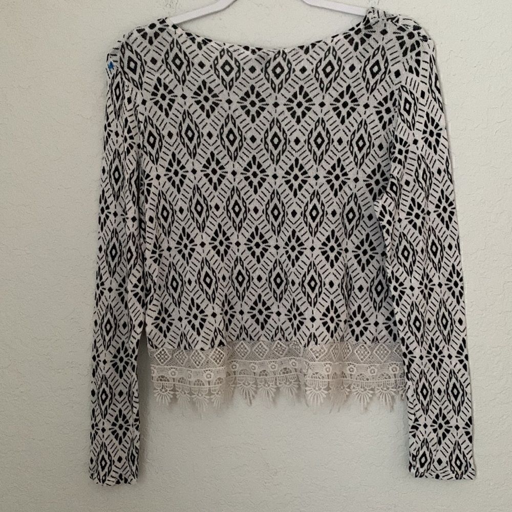Divided Lace Bottom Top Size M - Picture 2 of 7